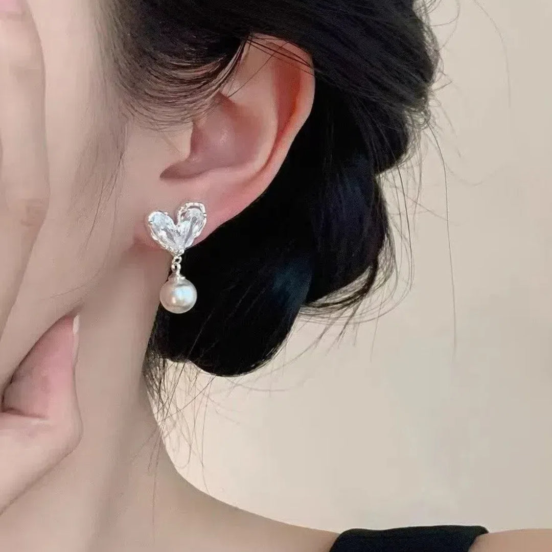 Silver 6mm Heart-Shaped Pearl Stylish and Versatile Stud Earrings โ Perfect Gift