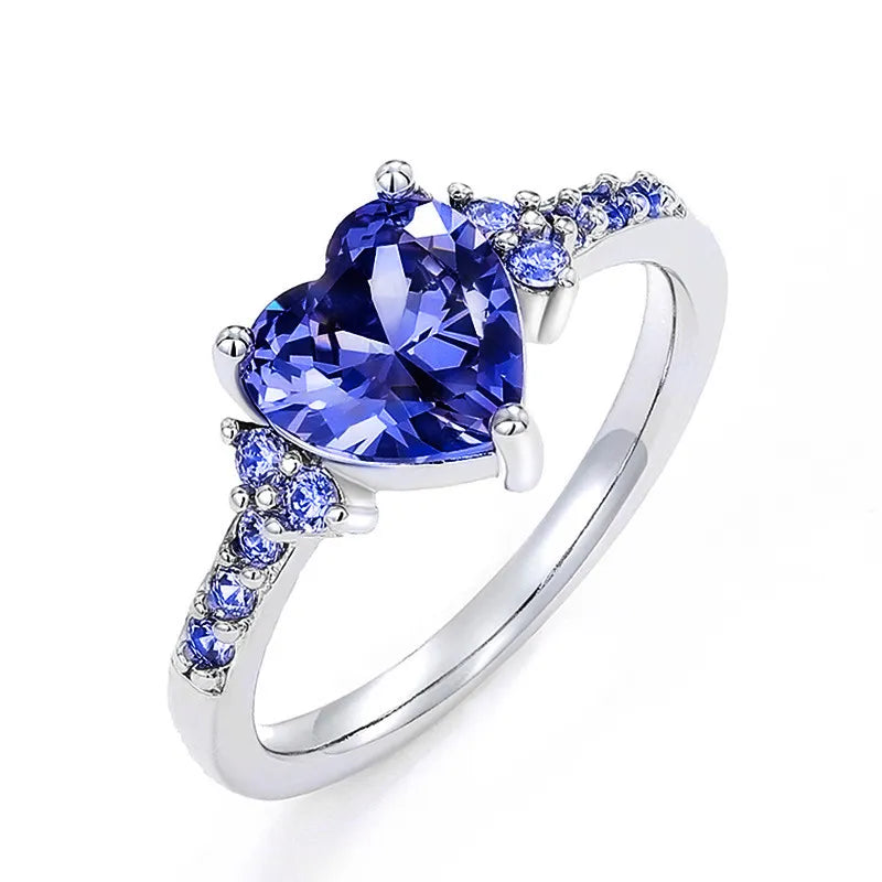 Fashionable Silver Heart Engagement Ring with Diamond-like Sparkling Zircon