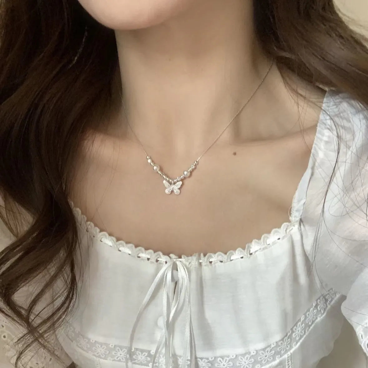 Silver Butterfly Pearl Pendant Necklace โ Light Luxury Fashion Birthday Gift