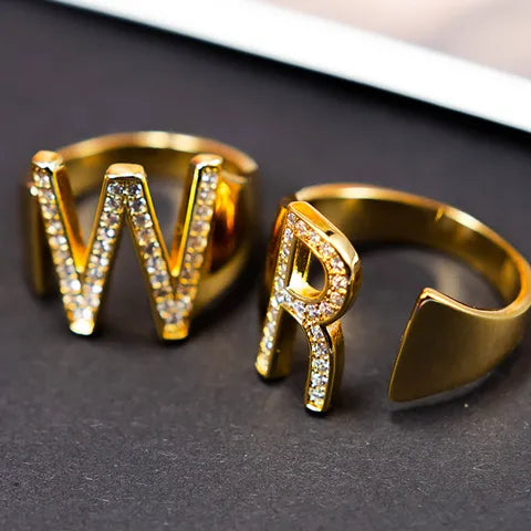 Personalized 26 Letters Gold Fashion Couple Ring with Diamond-like Sparkling Zircon