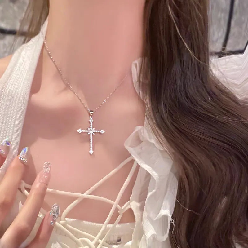Silver Cross Fashionable Lightweight Luxury Pendant Necklace with Diamond-like Sparkling Zircon