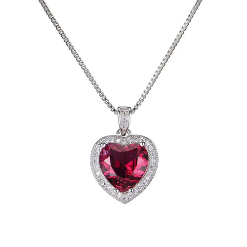 Silver Romantic Heart-Shaped Fashion Pendant Necklace with Zircon