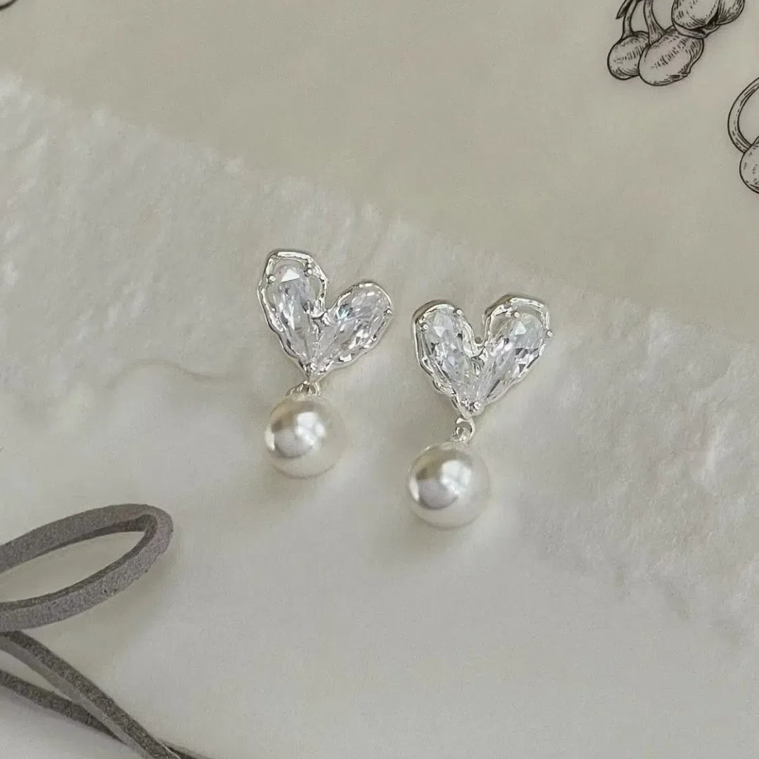 Silver 6mm Heart-Shaped Pearl Stylish and Versatile Stud Earrings โ Perfect Gift
