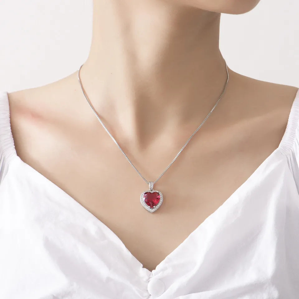 Silver Romantic Heart-Shaped Fashion Pendant Necklace with Zircon