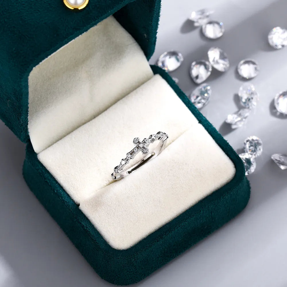 Women's Silver Cross Minimalist Fashion Ring with Diamond-like Sparkling Zircon