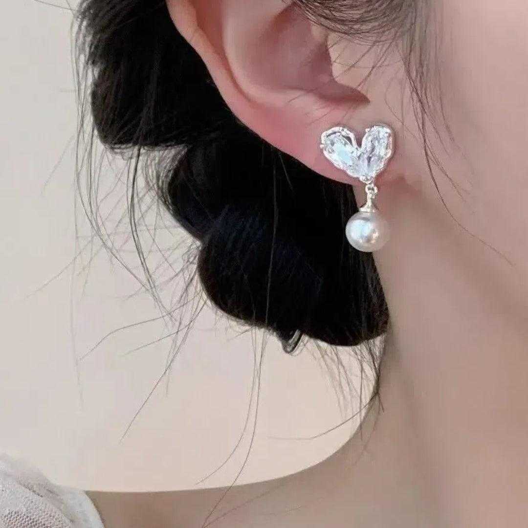 Silver 6mm Heart-Shaped Pearl Stylish and Versatile Stud Earrings โ Perfect Gift