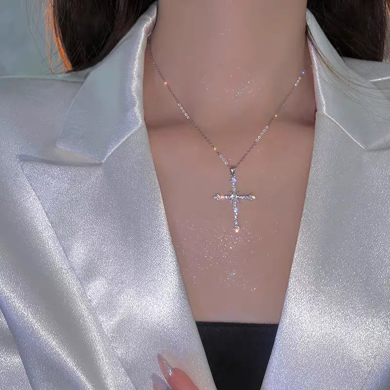 Silver Cross Fashionable Lightweight Luxury Pendant Necklace with Diamond-like Sparkling Zircon