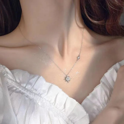 Silver Shining Diamond Star Pendant Necklace with Diamond-like Sparkling Zircon