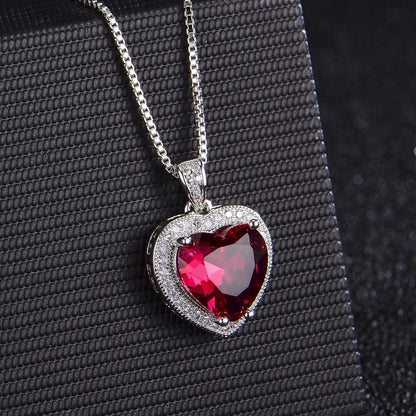 Silver Romantic Heart-Shaped Fashion Pendant Necklace with Zircon