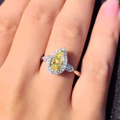Fashionable Minimalist Yellow Crystal Teardrop Pear-Shaped Zircon Ring