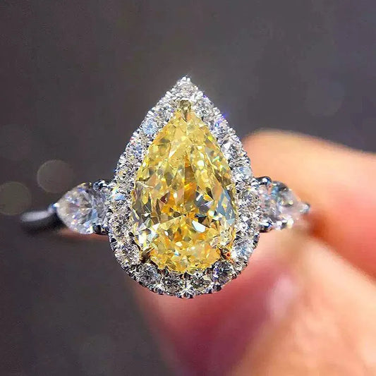 Fashionable Minimalist Yellow Crystal Teardrop Pear-Shaped Zircon Ring