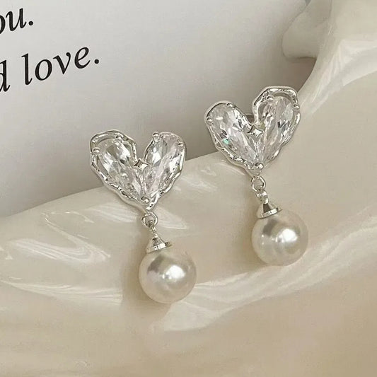 Silver 6mm Heart-Shaped Pearl Stylish and Versatile Stud Earrings – Perfect Gift